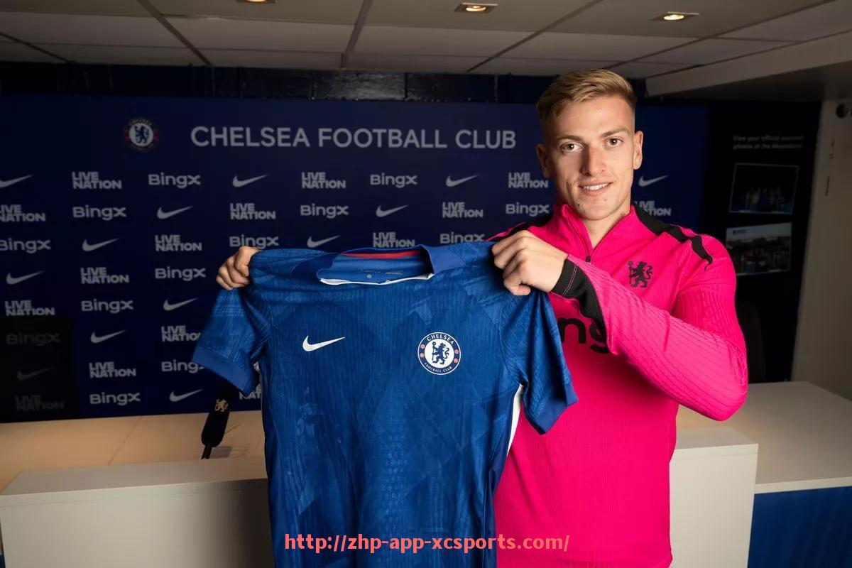 杏彩体育-世俱杯在虎扑引发激烈讨论:球迷观点分歧与深度分析交锋